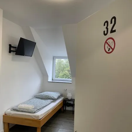 アパート Two-bedroom Private With Parking In ヴェッセリンク