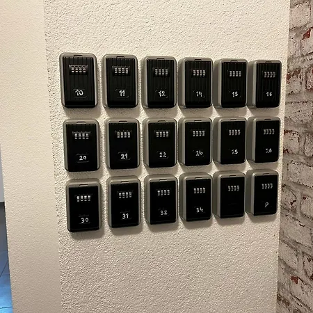 Two-bedroom Private With Parking In アパート *