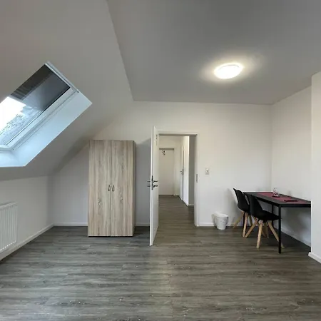 Two-bedroom Private With Parking In アパート