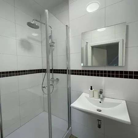 Two-bedroom Private With Parking In ヴェッセリンク