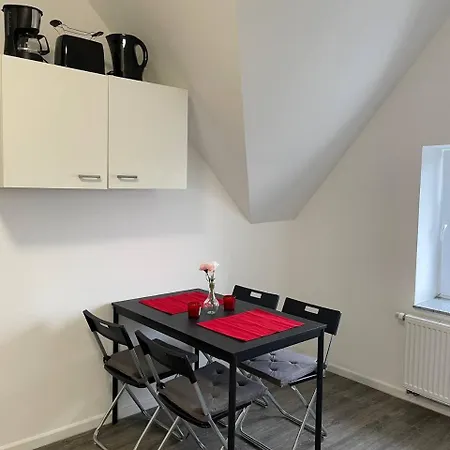Two-bedroom Private With Parking In アパート