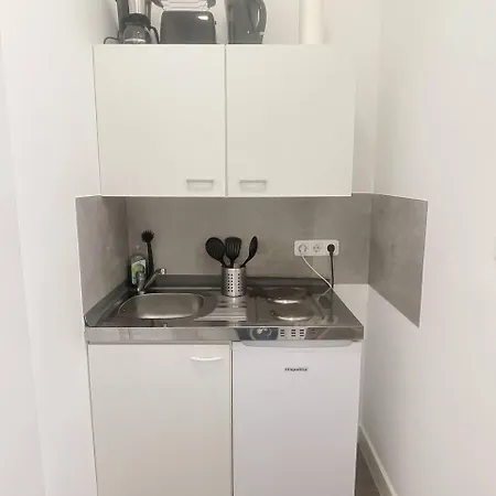 Two-bedroom Private With Parking In *