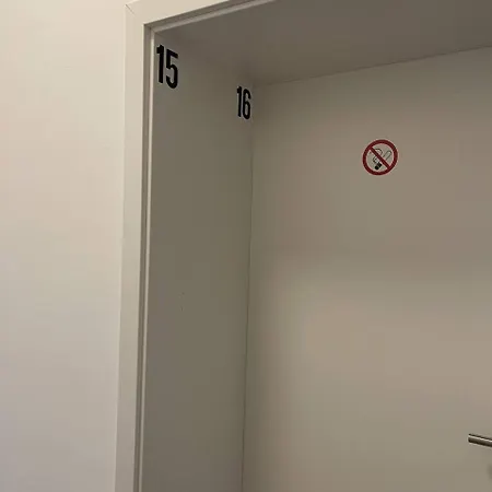 Two-bedroom Private With Parking In アパート