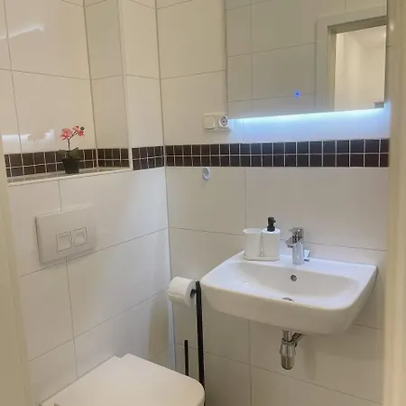 Two-bedroom Private With Parking In * ヴェッセリンク