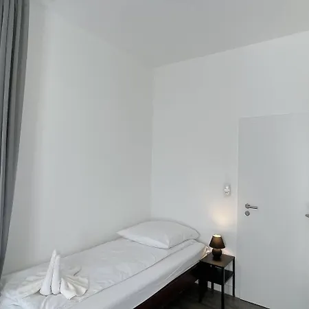 アパート Two-bedroom Private With Parking In