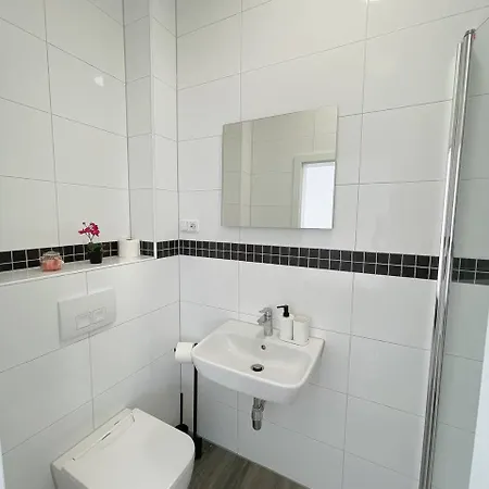 Two-bedroom Private With Parking In アパート *