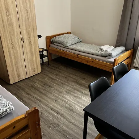 Two-bedroom Private With Parking In アパート ヴェッセリンク