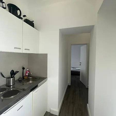アパート Two-bedroom Private With Parking In ヴェッセリンク