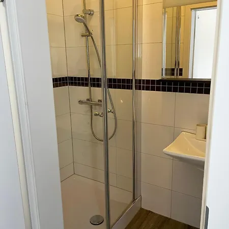 Two-bedroom Private With Parking In ヴェッセリンク