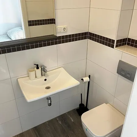 Two-bedroom Private With Parking In アパート *
