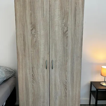アパート Two-bedroom Private With Parking In ヴェッセリンク
