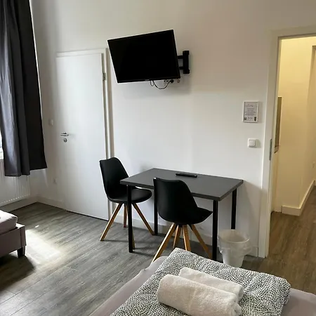 アパート Two-bedroom Private With Parking In ヴェッセリンク
