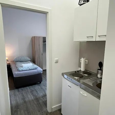 Two-bedroom Private With Parking In アパート ヴェッセリンク