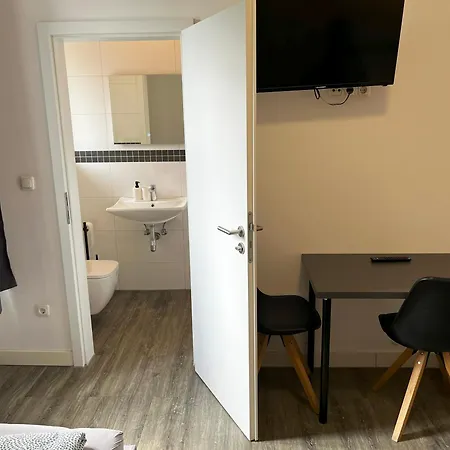 Two-bedroom Private With Parking In アパート *