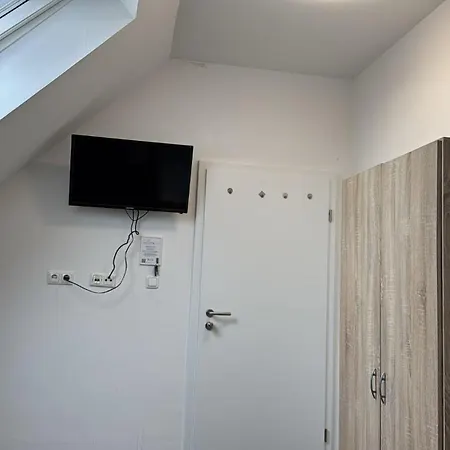 アパート Two-bedroom Private With Parking In ヴェッセリンク